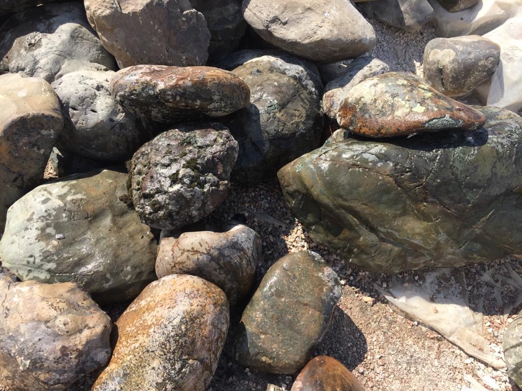 картинка Валун метеорит от интернет-магазина природного камня "Аквилон"