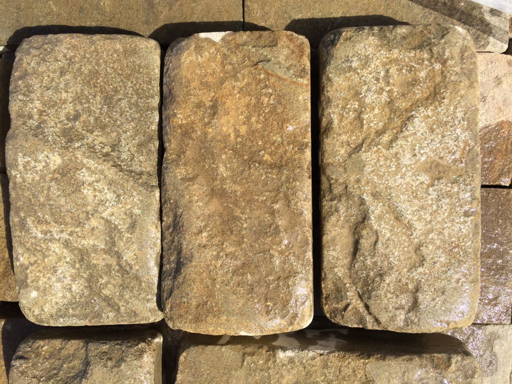картинка Брусчатка галтованная 10 х 20 от интернет-магазина природного камня "Аквилон"